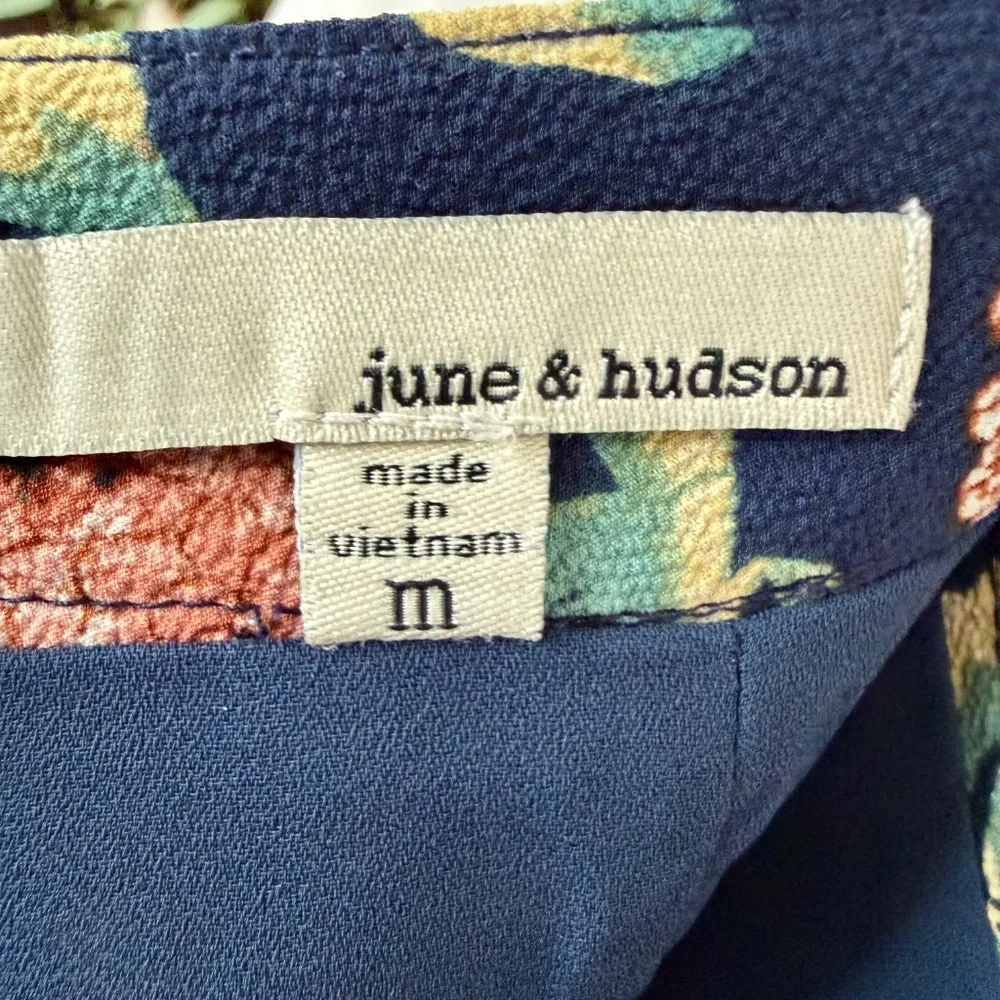 June & Hudson Floral Scallop Hem Shorts | Navy Botanical Print | Size M